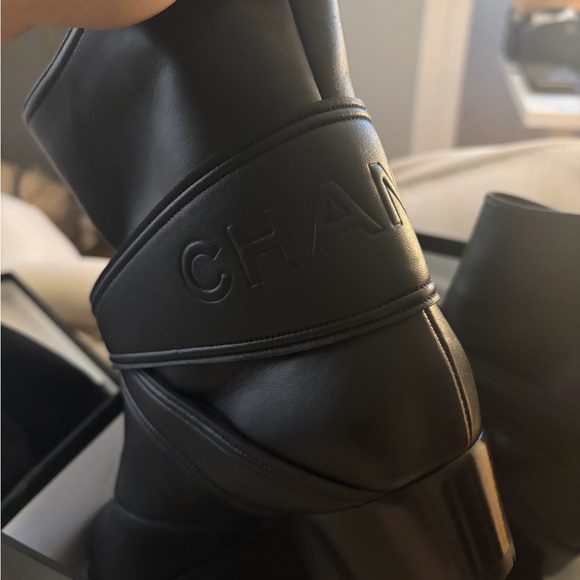 CHANEL 2019 Black Leather Heeled Boots - Picture 14 of 16